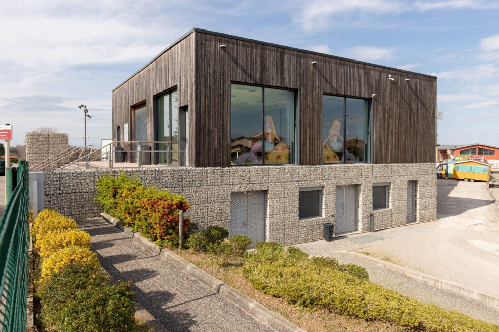 bardage bois sur batiment recevant du public avignon 83