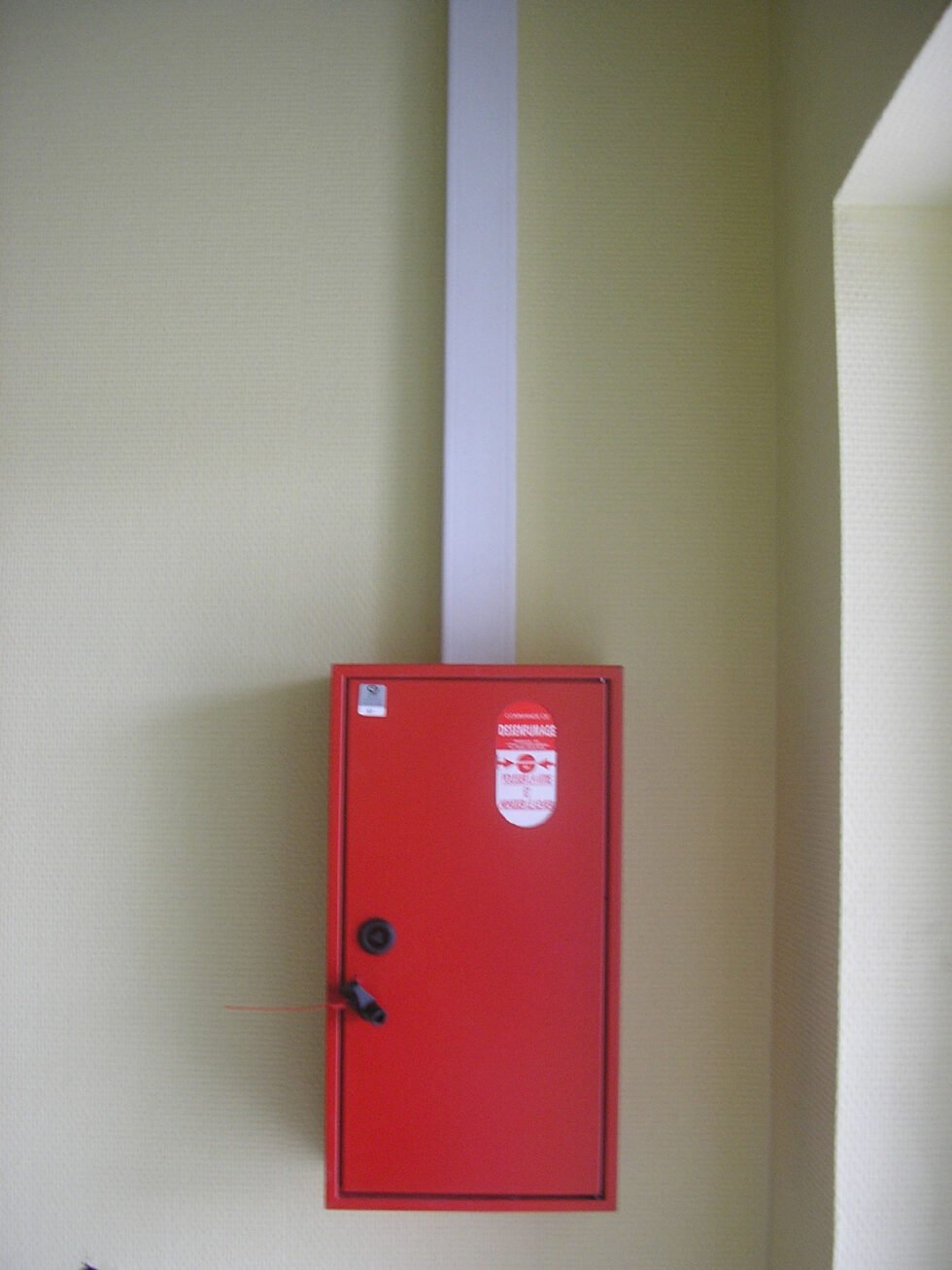 Installation de coffret de désenfumage monozone cage d'escalier bureau industriel lyon 69