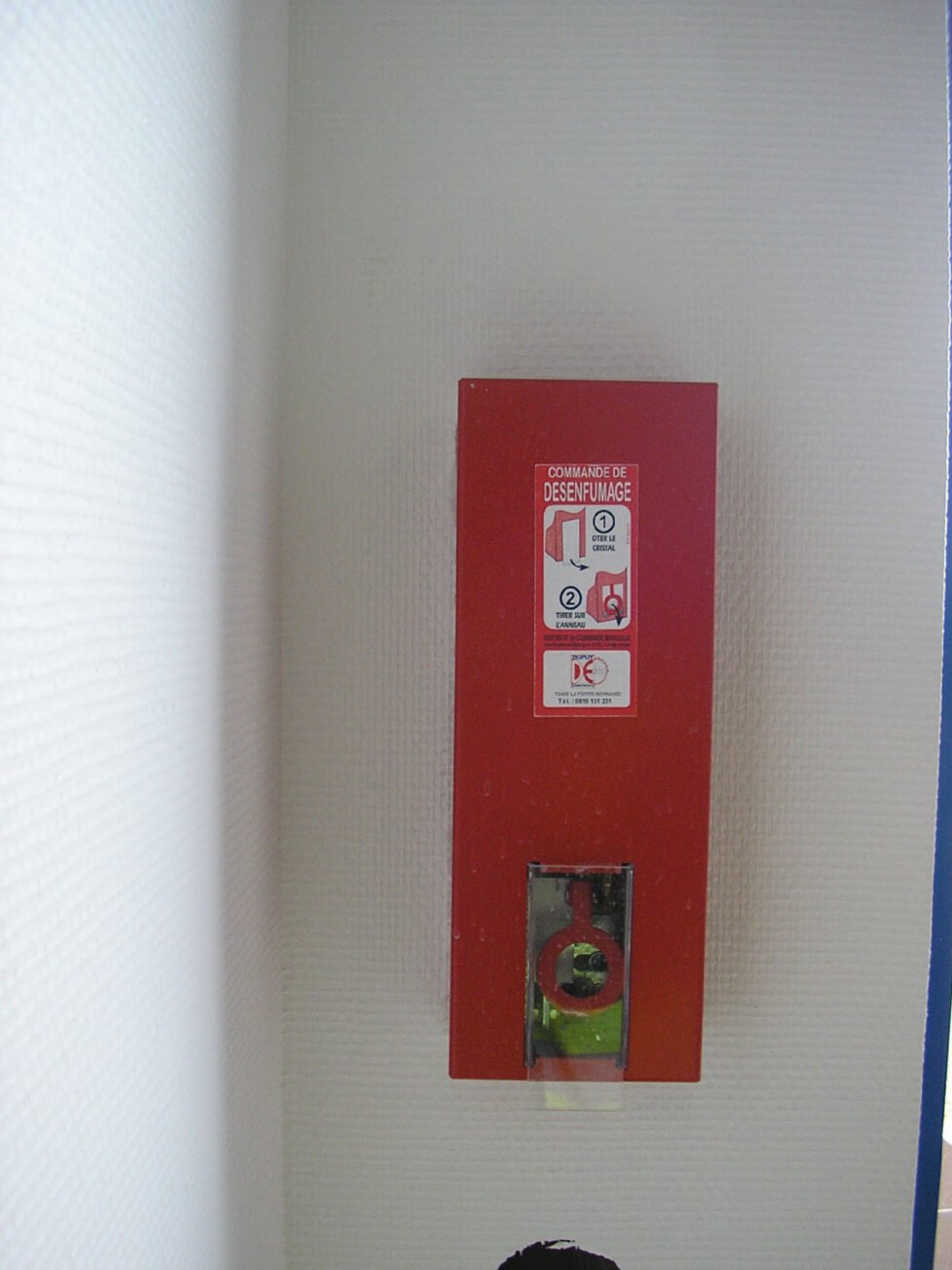Vériications coffret de désenfumage ouverture seule pour cage d'escalier d'immeuble d'habitation vienne 38