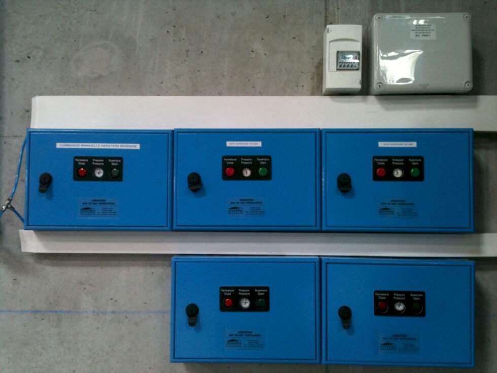 ensemble de coffret d'aération pour exutoires de désenfumage naturel fontaine les dijon 21