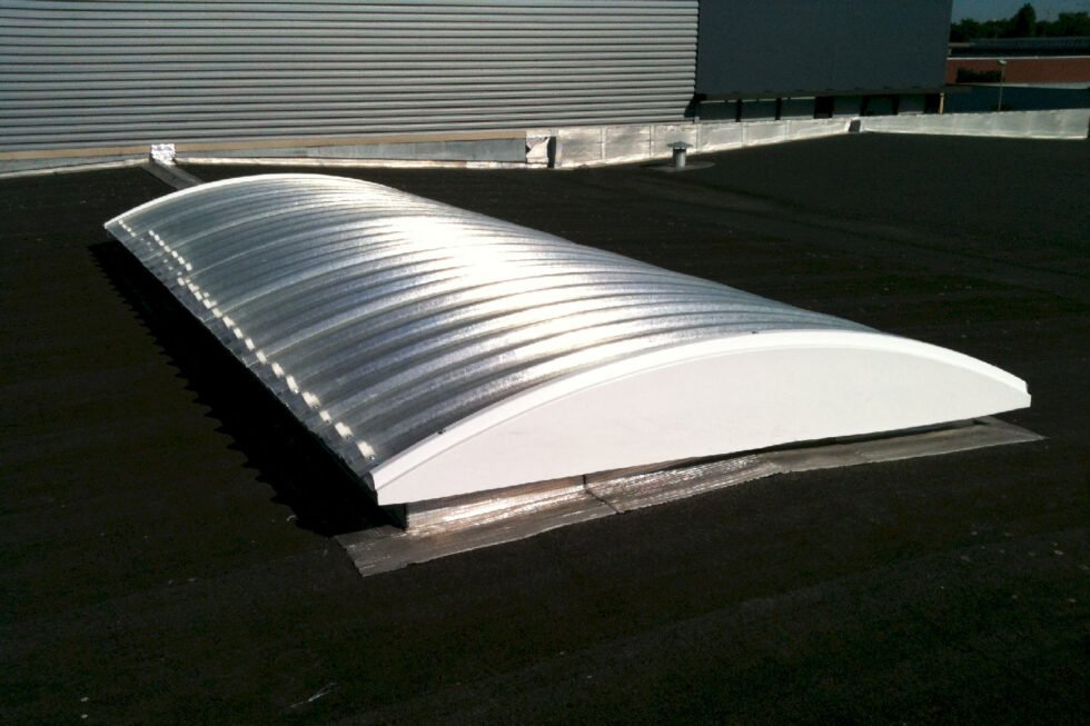 remplacement voute polyester double peau sur toiture étanchéité Vénissieux 69