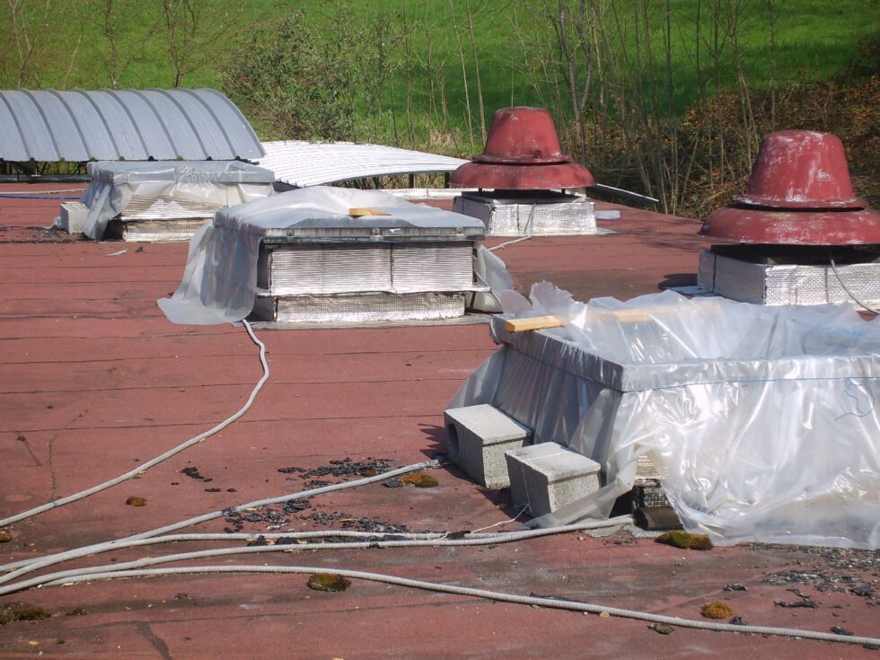 toiture suite incendie sur une boite de nuit dans le 73