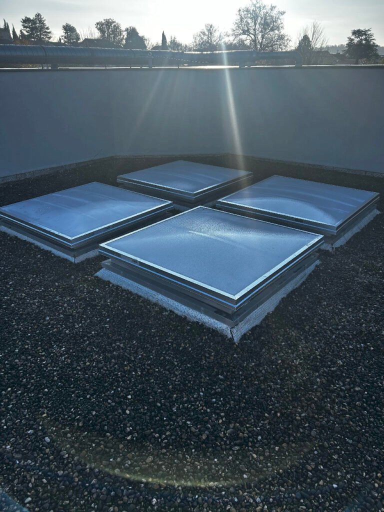 Après travaux – nouveaux capots polycarbonate sur une école primaire à craponne 69 .jpg