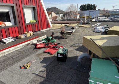 acheminement du nouvel isolant à la brouette