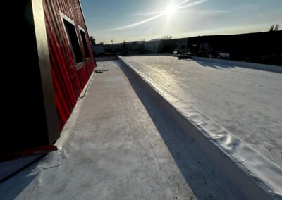 jonction de toiture TPO blanche