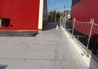 toiture TPO blanche côté nord après intervention HORDEAU