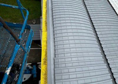 Toiture résinée sur voute acier y compris caniveaux