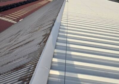 INSTALLATION LIGNE DE VIE DE CHEZ TOMEL SUR TOITURE BAC ACIER 2