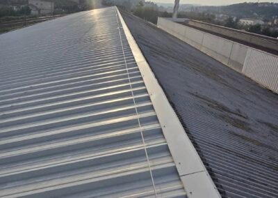 Installation ligne de vie de chez tomel sur toiture bac acier