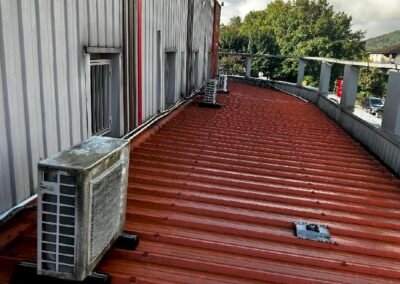 Toiture bac acier avec fuites en toiture avant 5